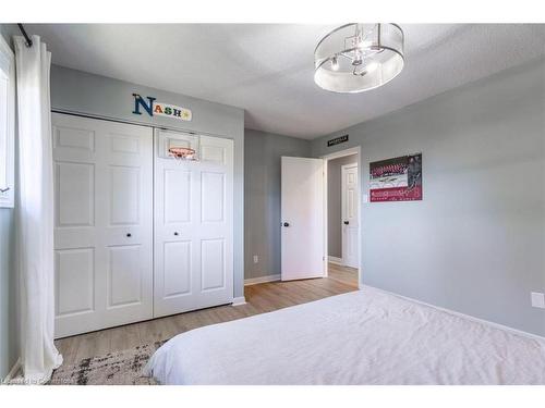 5039 Stenzel Court, Beamsville, ON - Indoor Photo Showing Bedroom