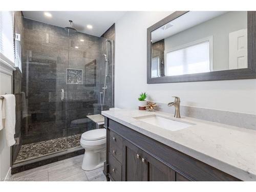 5039 Stenzel Court, Beamsville, ON - Indoor Photo Showing Bathroom