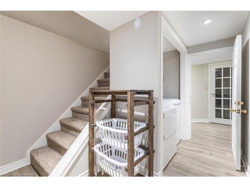 5039 Stenzel Court, Beamsville, ON - Indoor Photo Showing Other Room