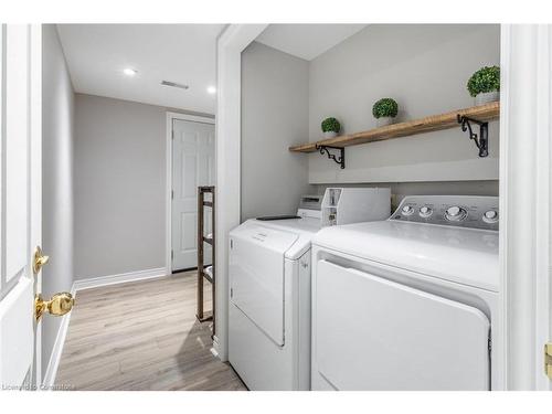 5039 Stenzel Court, Beamsville, ON - Indoor Photo Showing Laundry Room