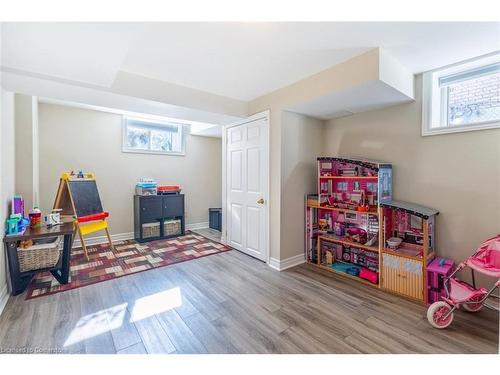 5039 Stenzel Court, Beamsville, ON - Indoor