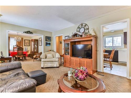 35 Academy Street, Ancaster, ON - Indoor Photo Showing Living Room