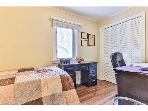 35 Academy Street, Ancaster, ON - Indoor Photo Showing Bedroom