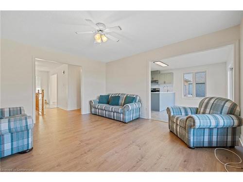 1690 Mount Albert Road, East Gwillimbury, ON - Indoor Photo Showing Living Room