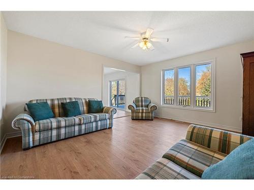 1690 Mount Albert Road, East Gwillimbury, ON - Indoor Photo Showing Living Room