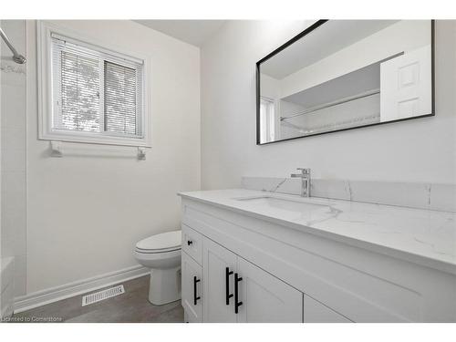 1690 Mount Albert Road, East Gwillimbury, ON - Indoor Photo Showing Bathroom