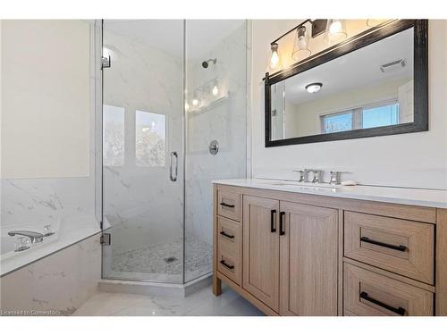 1690 Mount Albert Road, East Gwillimbury, ON - Indoor Photo Showing Bathroom