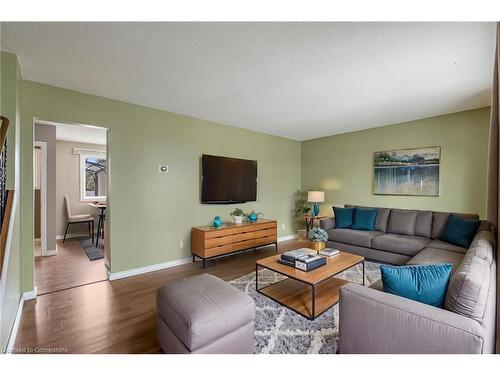 42 Westchester Way, Brantford, ON - Indoor Photo Showing Living Room