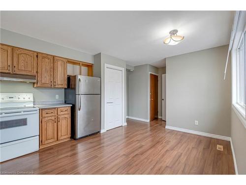 42 Westchester Way, Brantford, ON - Indoor Photo Showing Kitchen