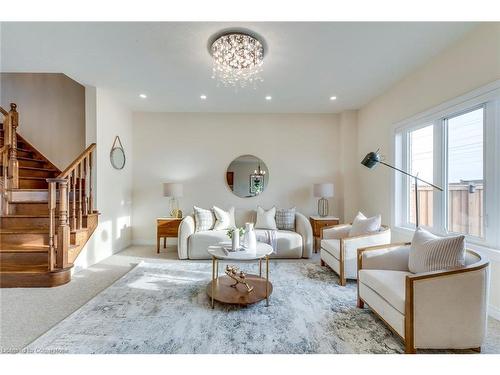 428 Dalgleish Trail Trail, Stoney Creek, ON - Indoor Photo Showing Living Room