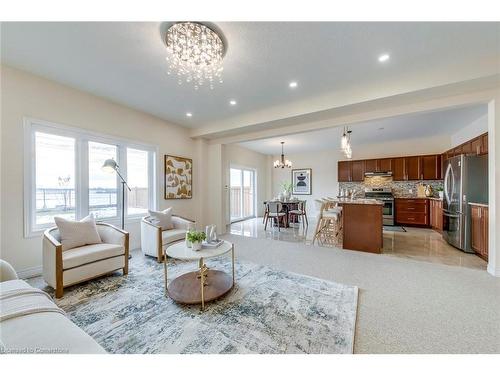 428 Dalgleish Trail Trail, Stoney Creek, ON - Indoor Photo Showing Living Room