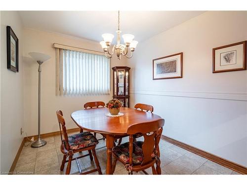 2 Croydon Court, Hamilton, ON - Indoor Photo Showing Dining Room