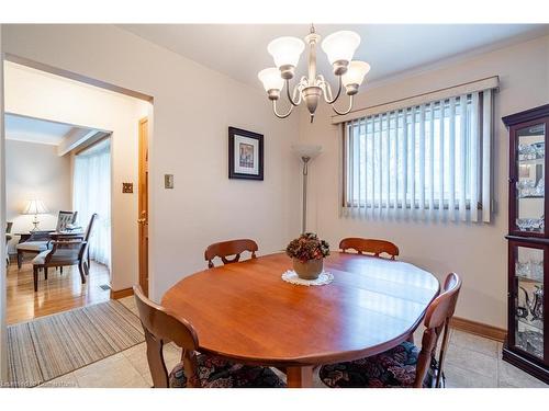 2 Croydon Court, Hamilton, ON - Indoor Photo Showing Dining Room