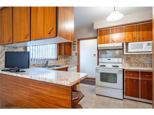 2 Croydon Court, Hamilton, ON - Indoor Photo Showing Kitchen With Double Sink