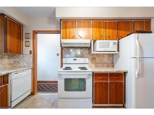 2 Croydon Court, Hamilton, ON - Indoor Photo Showing Kitchen