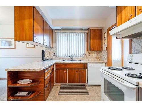 2 Croydon Court, Hamilton, ON - Indoor Photo Showing Kitchen With Double Sink