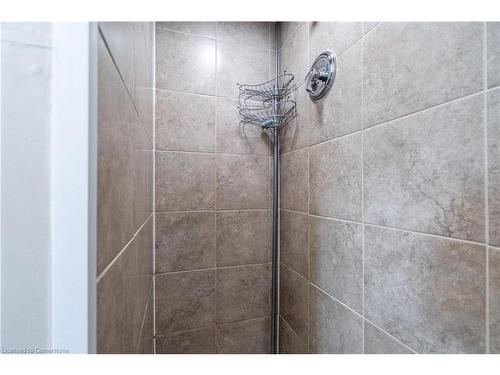 2 Croydon Court, Hamilton, ON - Indoor Photo Showing Bathroom