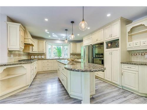 341 Acacia Court, Oakville, ON - Indoor Photo Showing Kitchen With Upgraded Kitchen