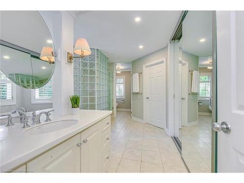 341 Acacia Court, Oakville, ON - Indoor Photo Showing Bathroom