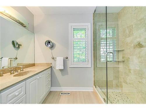 341 Acacia Court, Oakville, ON - Indoor Photo Showing Bathroom