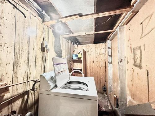 20 Crosthwaite Street N, Hamilton, ON - Indoor Photo Showing Laundry Room