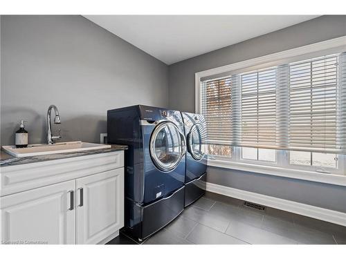 1479 Merrittville Hwy, Thorold, ON - Indoor Photo Showing Laundry Room