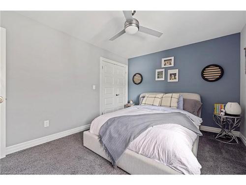 1479 Merrittville Hwy, Thorold, ON - Indoor Photo Showing Bedroom