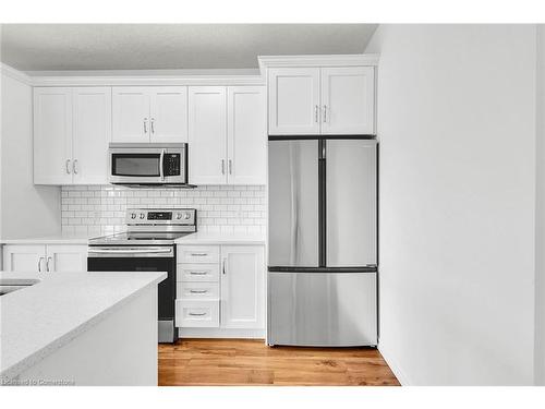 1318 Caen Avenue, Woodstock, ON - Indoor Photo Showing Kitchen