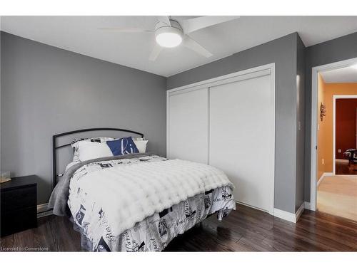 91 Merrilee Crescent, Hamilton, ON - Indoor Photo Showing Bedroom