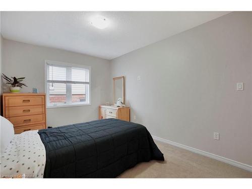 91 Merrilee Crescent, Hamilton, ON - Indoor Photo Showing Bedroom