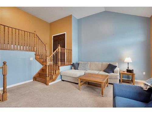 91 Merrilee Crescent, Hamilton, ON - Indoor Photo Showing Living Room