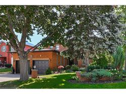 184 Warner Drive  Oakville, ON L6L 6E7