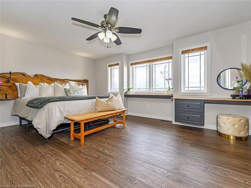 385 Murray Street, Grimsby, ON - Indoor Photo Showing Bedroom