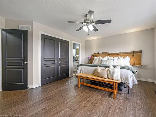 385 Murray Street, Grimsby, ON - Indoor Photo Showing Bedroom