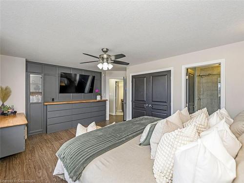 385 Murray Street, Grimsby, ON - Indoor Photo Showing Bedroom