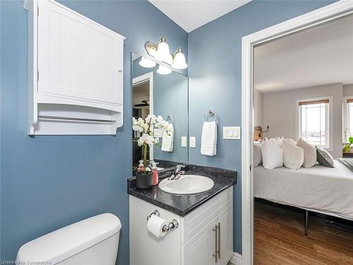 385 Murray Street, Grimsby, ON - Indoor Photo Showing Bathroom