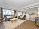 385 Murray Street, Grimsby, ON  - Indoor Photo Showing Living Room 