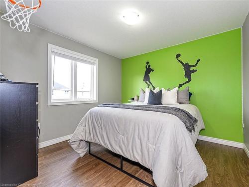 385 Murray Street, Grimsby, ON - Indoor Photo Showing Bedroom