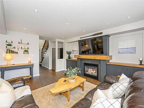 385 Murray Street, Grimsby, ON - Indoor Photo Showing Living Room With Fireplace