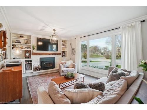 2 North Court, Grimsby, ON - Indoor Photo Showing Living Room With Fireplace