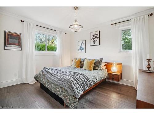 2 North Court, Grimsby, ON - Indoor Photo Showing Bedroom