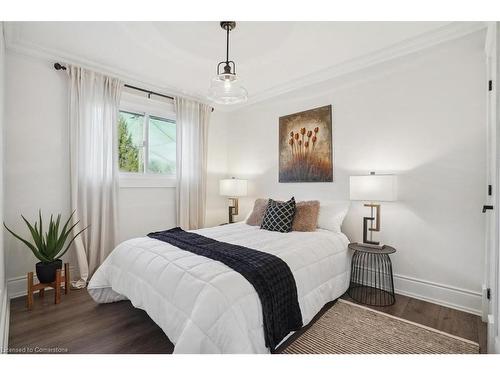 2 North Court, Grimsby, ON - Indoor Photo Showing Bedroom