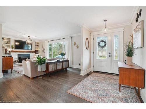 2 North Court, Grimsby, ON - Indoor Photo Showing Living Room With Fireplace