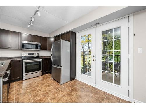 315-1451 Walker'S Line, Burlington, ON - Indoor Photo Showing Kitchen With Stainless Steel Kitchen