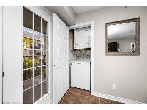 315-1451 Walker'S Line, Burlington, ON - Indoor Photo Showing Laundry Room