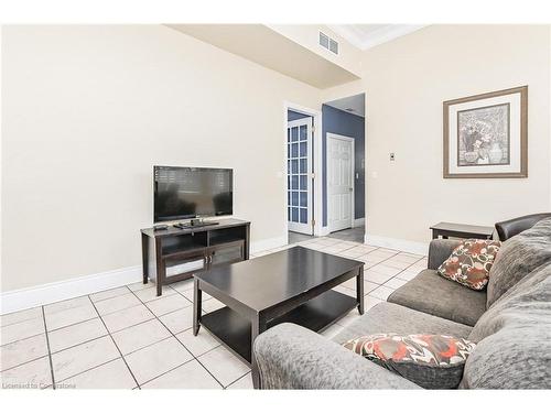 315-1451 Walker'S Line, Burlington, ON - Indoor Photo Showing Living Room