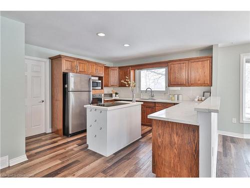 7000 Windsor Crescent, Niagara Falls, ON - Indoor Photo Showing Kitchen