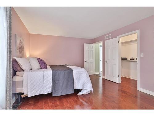 7000 Windsor Crescent, Niagara Falls, ON - Indoor Photo Showing Bedroom