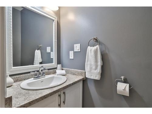 7000 Windsor Crescent, Niagara Falls, ON - Indoor Photo Showing Bathroom