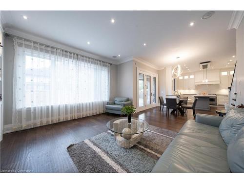 417 Scarsdale Crescent, Oakville, ON - Indoor Photo Showing Living Room